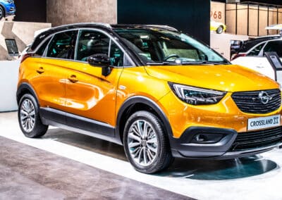 Guld farvet Opel Crossland X