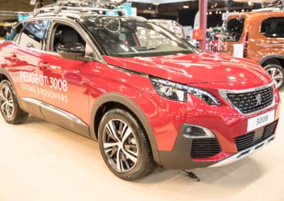Rød Peugeot 3008